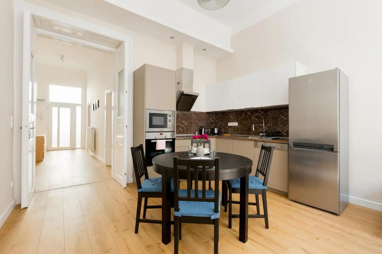 Kresz Geza 29 Westend Station 2 Bedrooms+Living Ac Budapeste Exterior foto