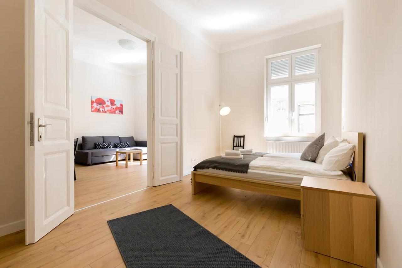Kresz Geza 29 Westend Station 2 Bedrooms+Living Ac Budapeste Exterior foto