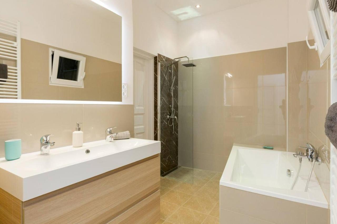 Kresz Geza 29 Westend Station 2 Bedrooms+Living Ac Budapeste Exterior foto