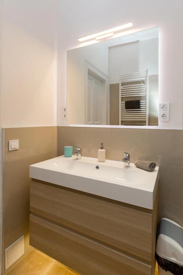 Kresz Geza 29 Westend Station 2 Bedrooms+Living Ac Budapeste Exterior foto